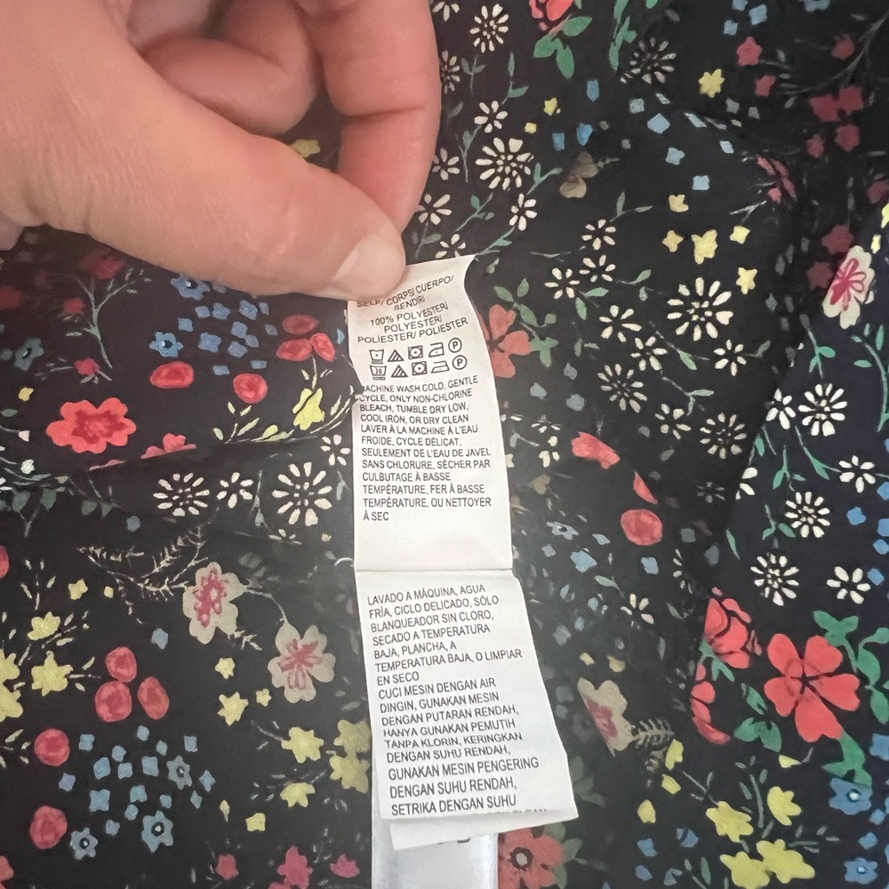 Lucky Brand Floral Flutter Sleeve Off the Shoulder Top SZ M - Picture 9 of 10